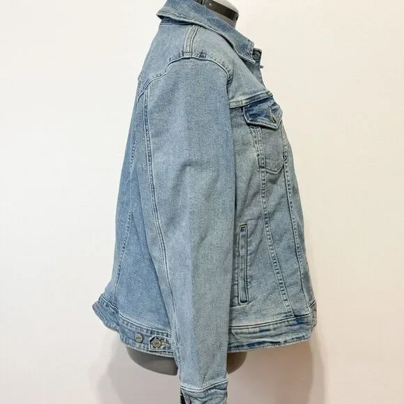 Levi's NWT Sz 4X Jeanie Medium Wash Plus Slim Fit Original Trucker Jean Jacket